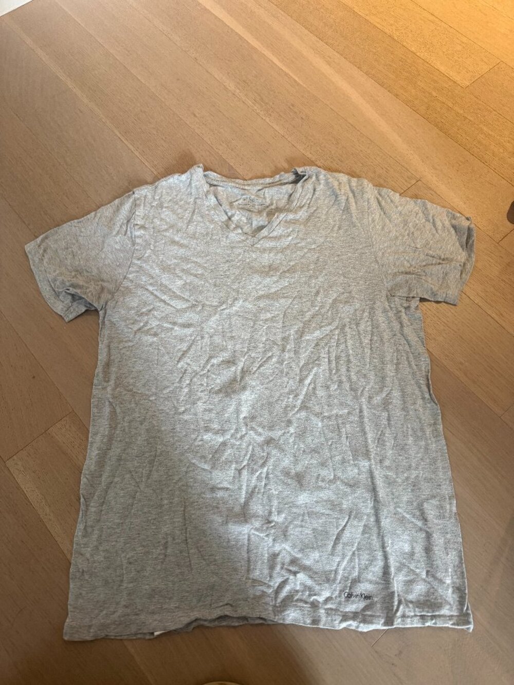 MENS GREY CALVIN KLEIN V NECK TOP
